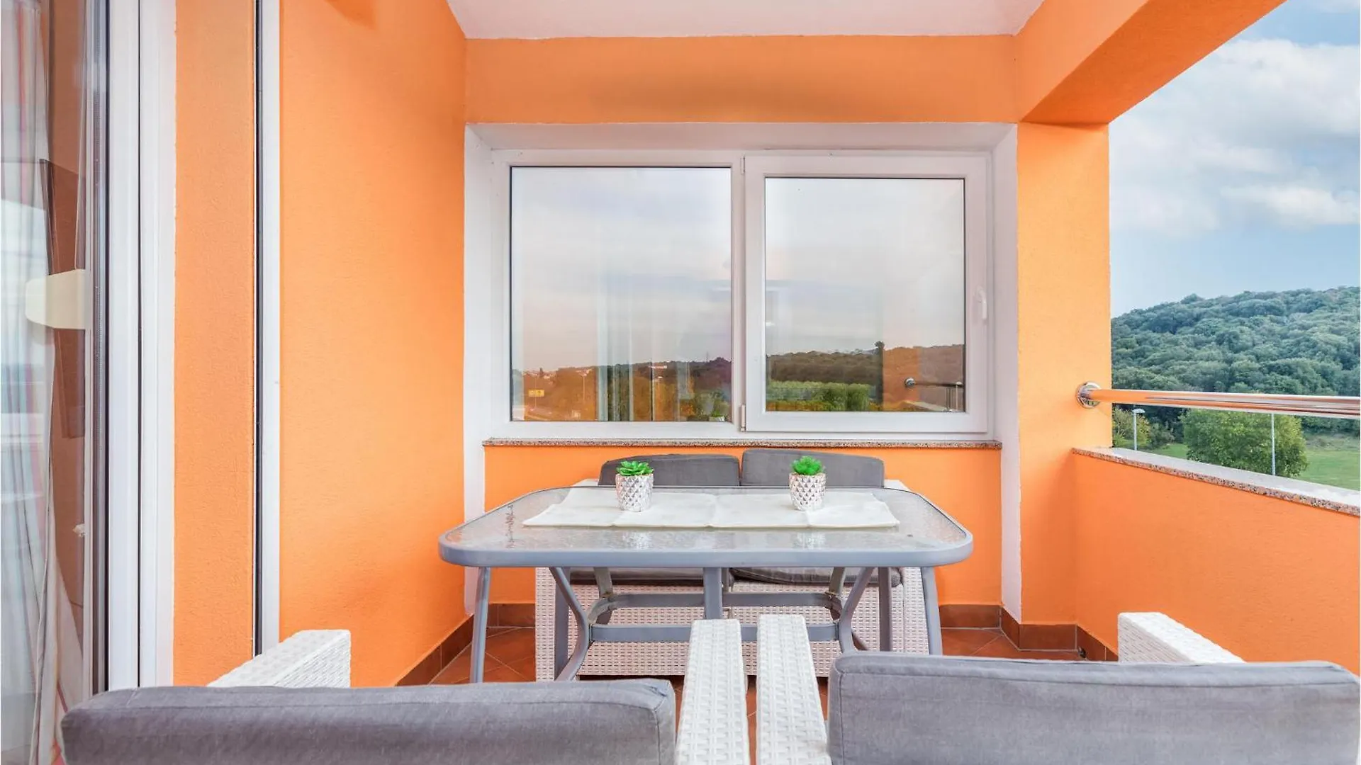 2 Bedroom Stunning Apartment In Pula