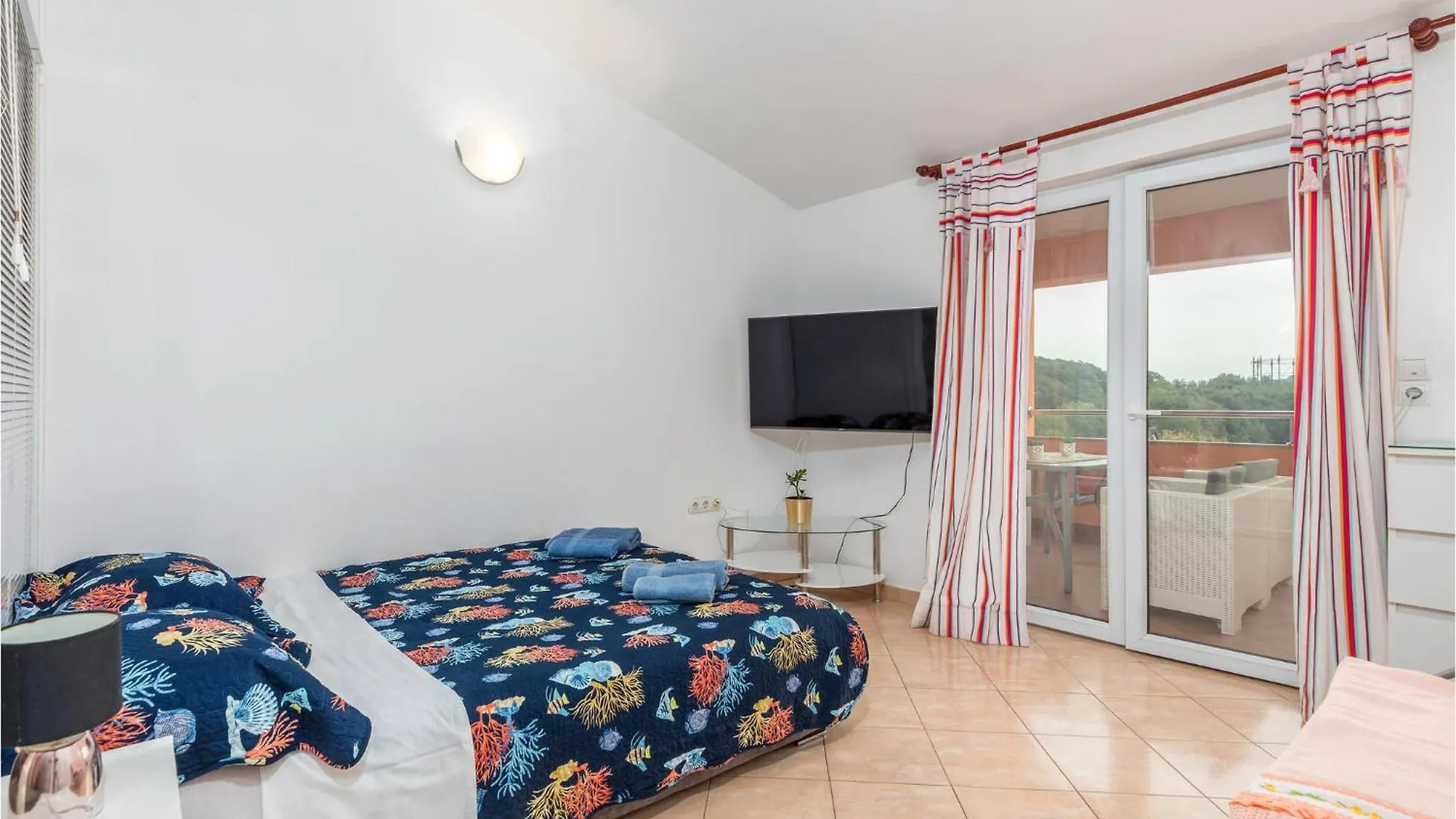 2 Bedroom Stunning Apartment In Pula