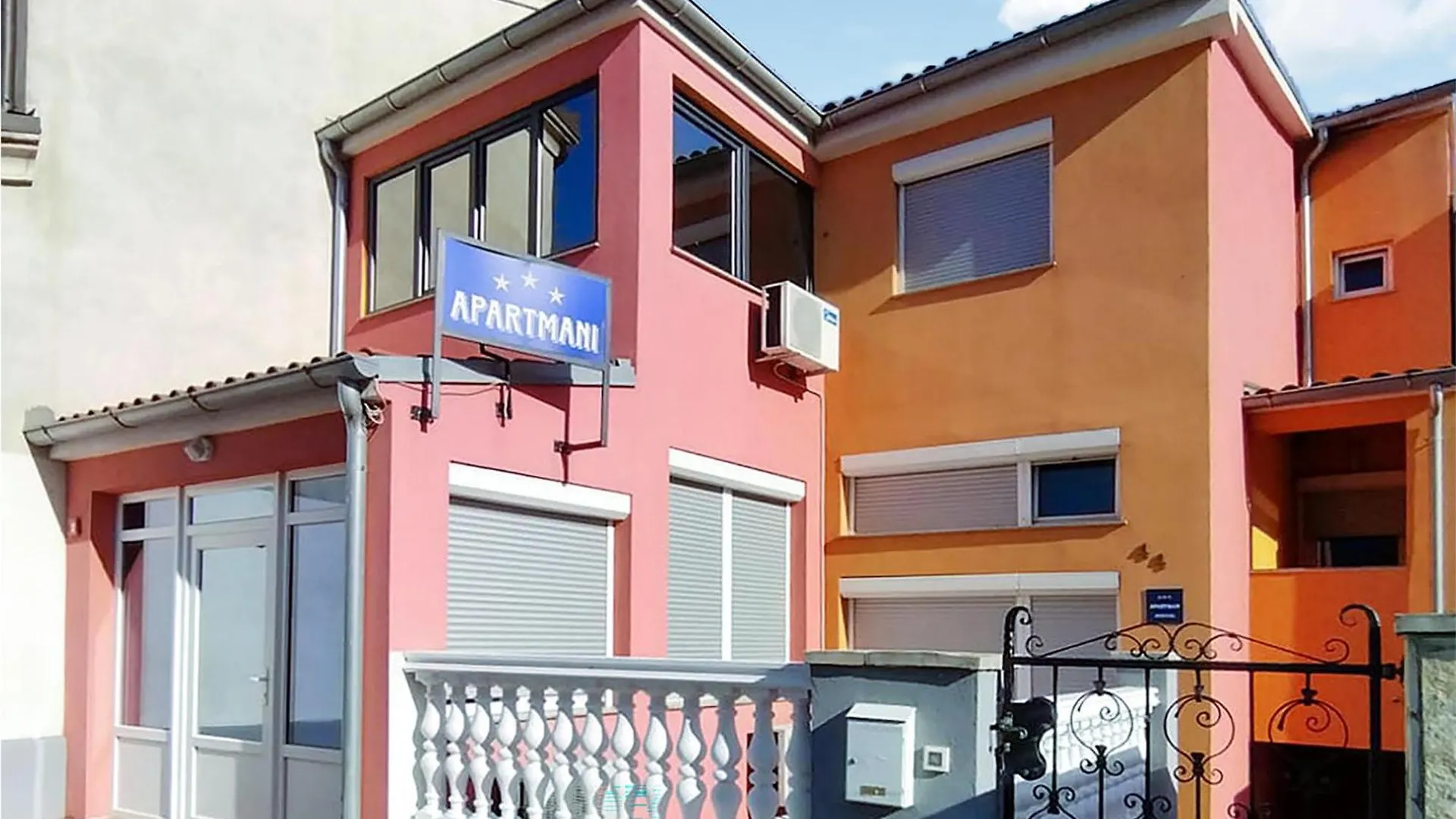 2 Bedroom Stunning Apartment In Pula