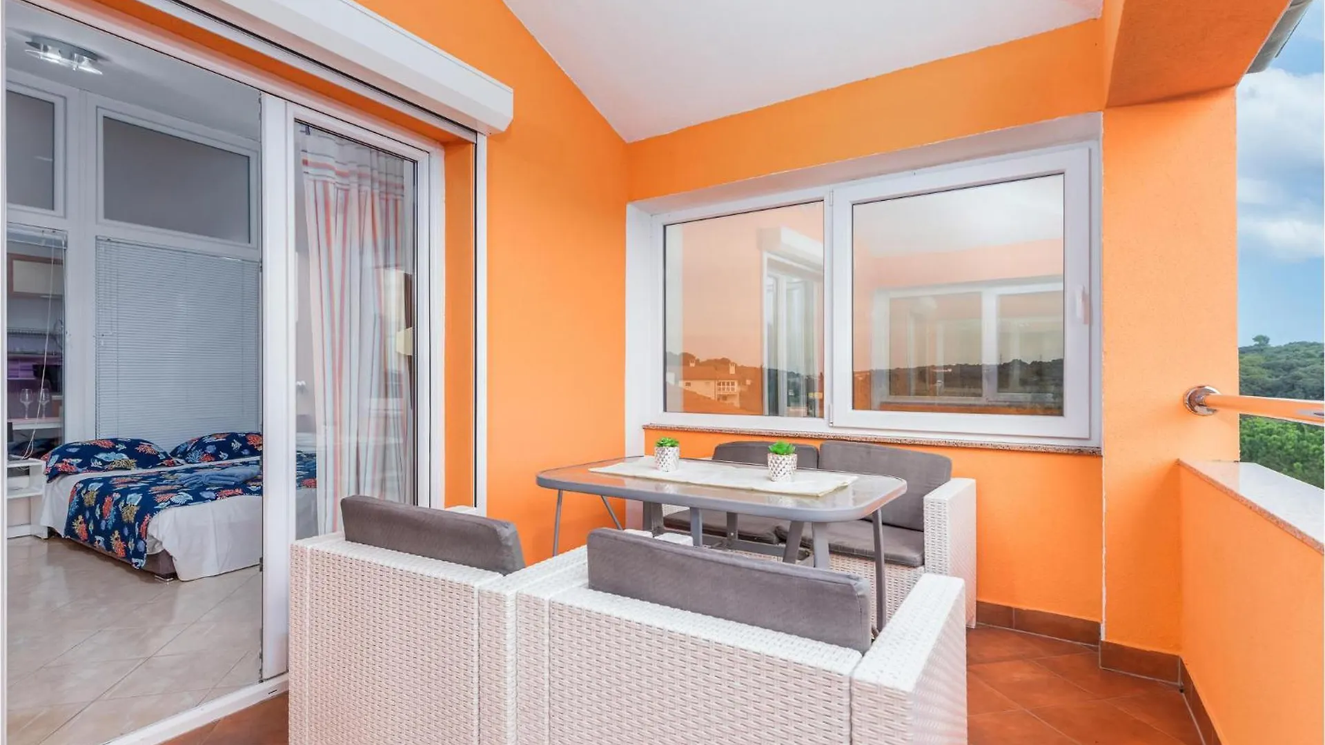 2 Bedroom Stunning Apartment In Pula